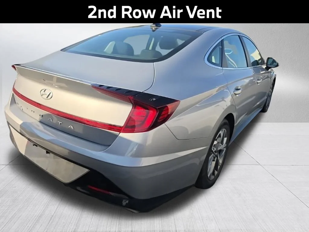 Used 2023 Silver Hyundai SEL image 6