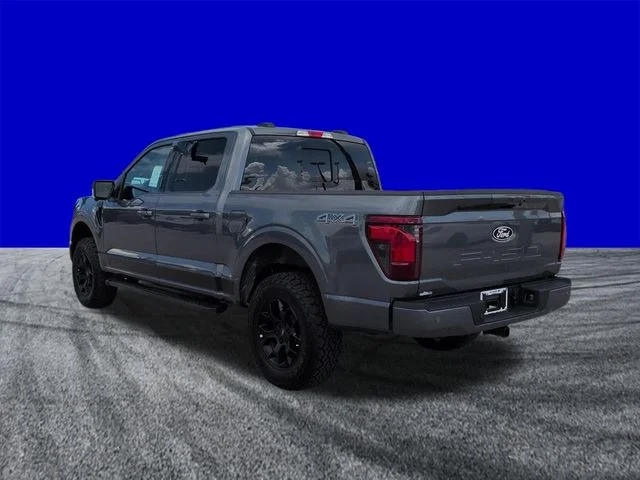 New 2026 Carbonized Gray Metallic Ford XLT image 6
