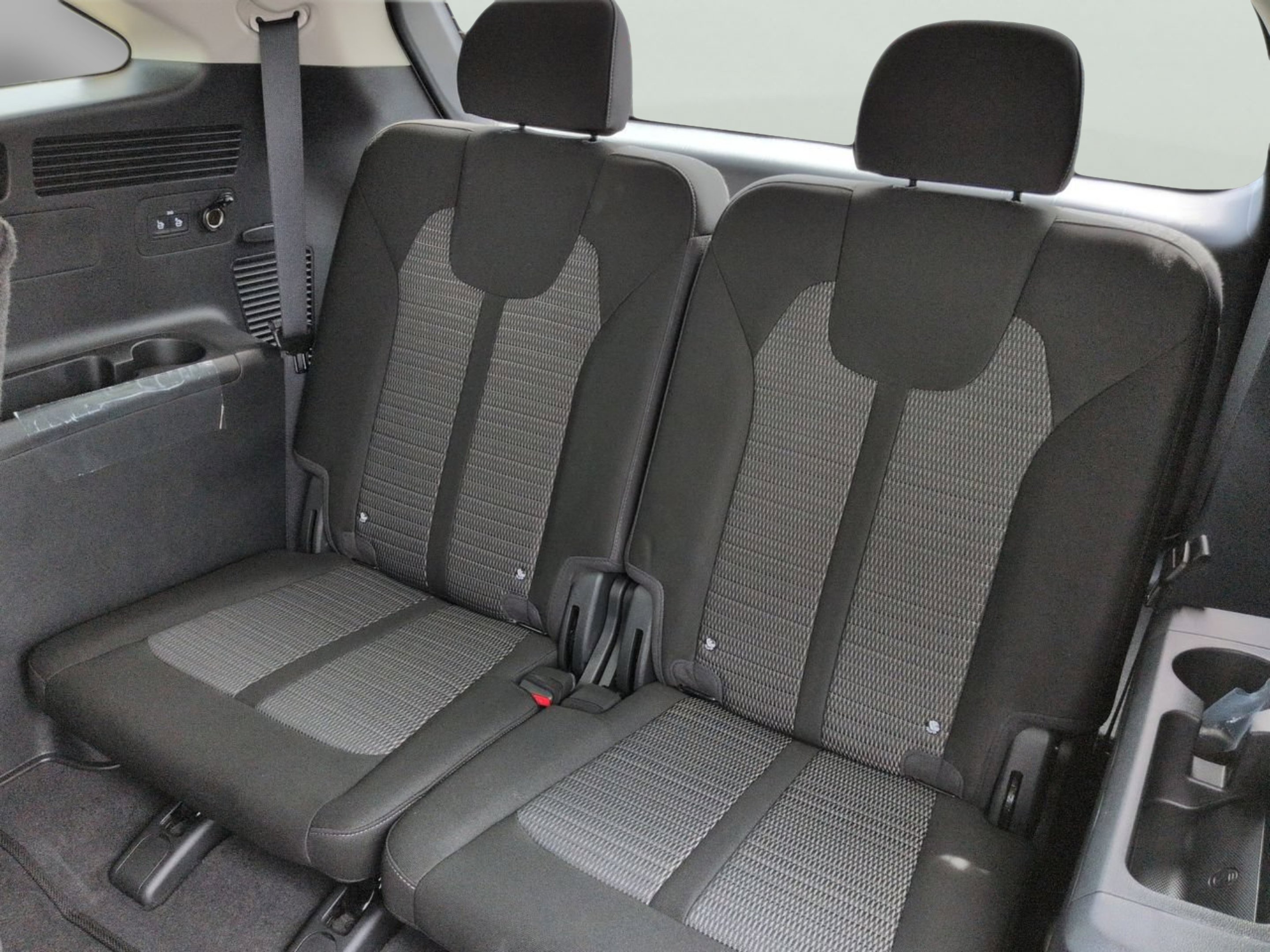 New 2026 Ivory Silver Kia LX image 50