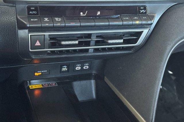 Certified Used 2025 ICE CAP Toyota  image 24