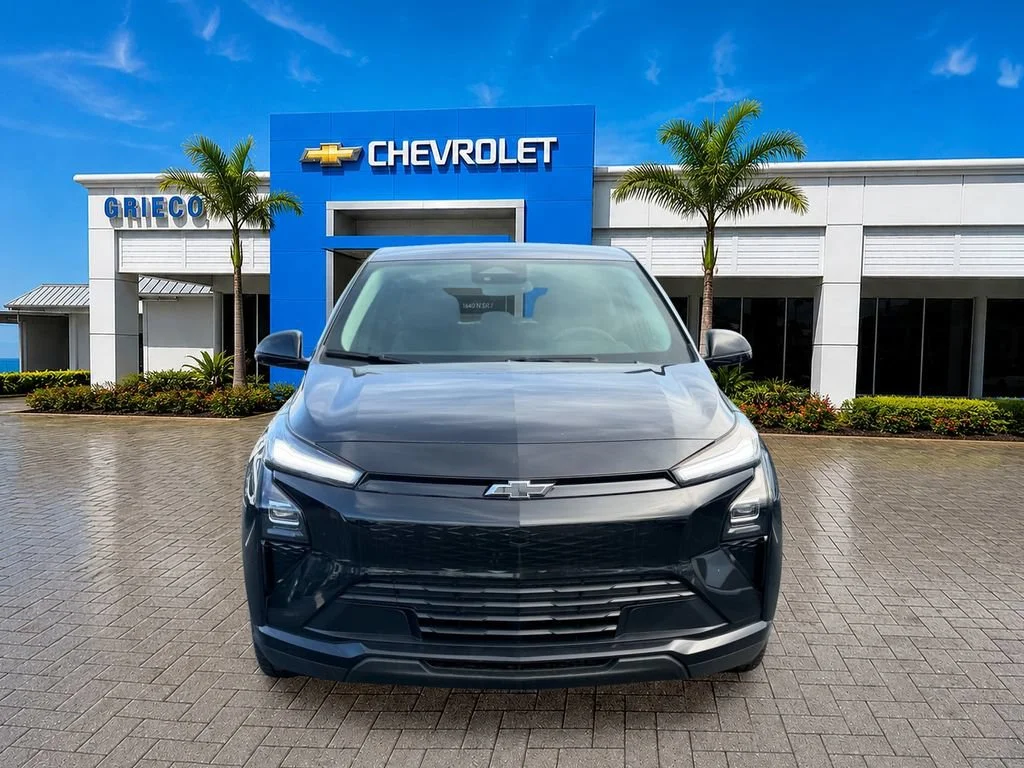 New 2027 Mosaic Black Metallic Chevrolet LT image 2