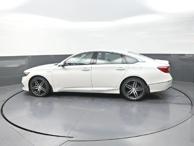 Used 2021 White Honda Touring image 4