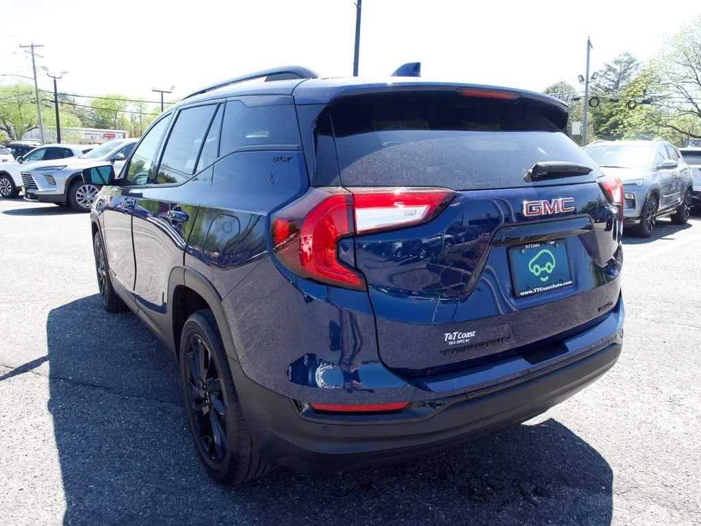 2023 GMC Terrain SLT - Photo 8