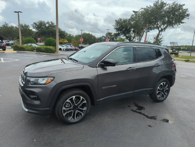 Used 2024 Gray Jeep Limited image 13