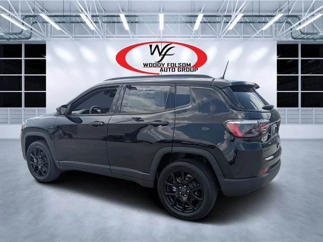 New 2026 Black Jeep Latitude image 5