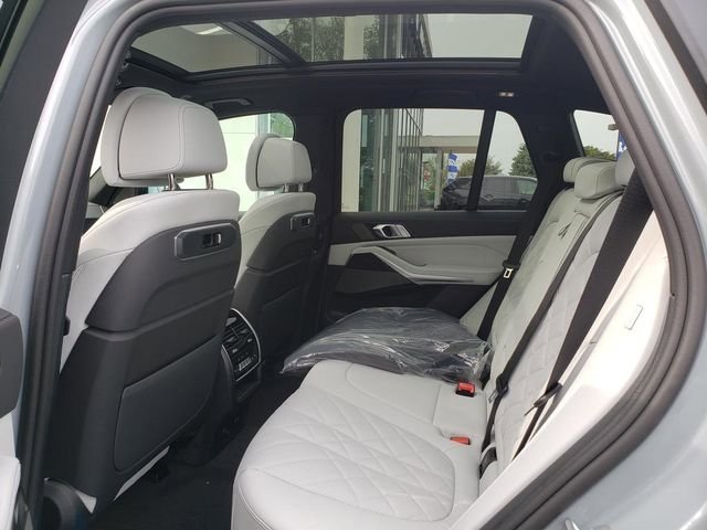 New 2026 Brooklyn Grey Metallic BMW xDrive40i image 13