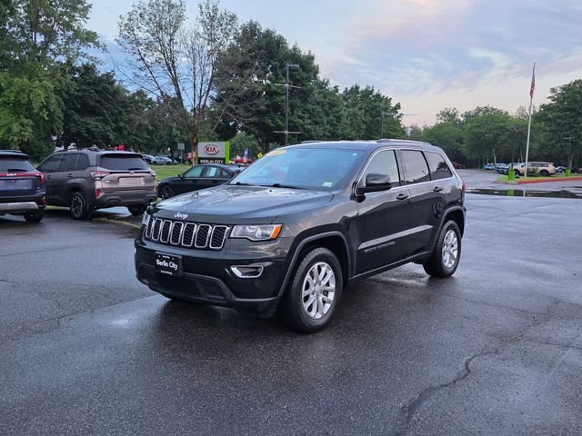 Used 2021 Diamond Black Jeep Laredo E image 4