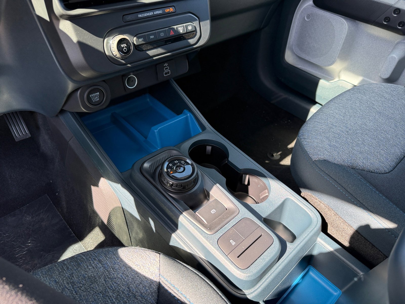 New 2026 Oxford White Ford XLT image 13
