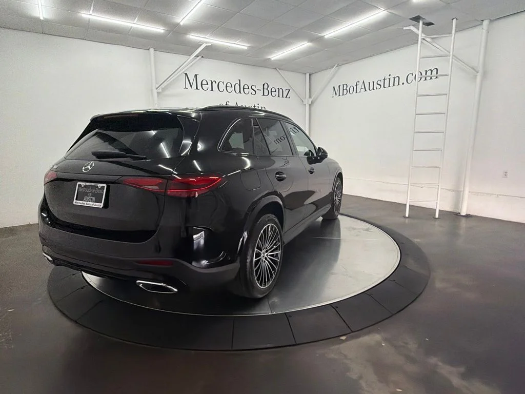 New 2027 Black Mercedes-Benz GLC 300 image 7
