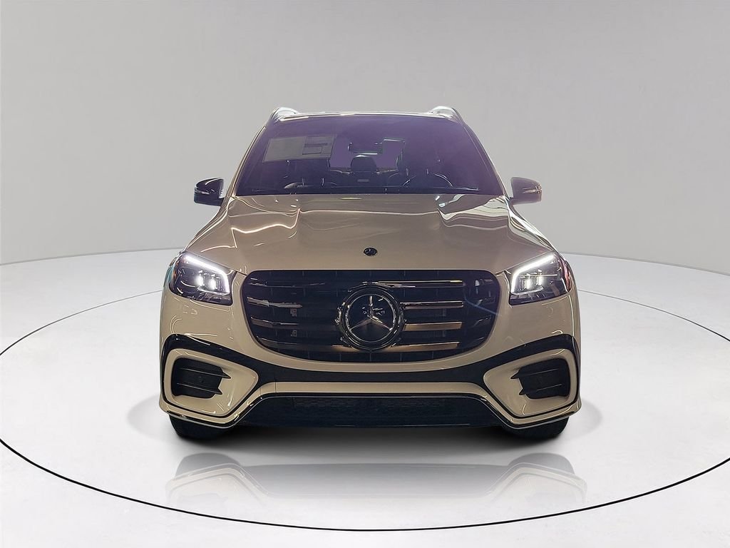 New 2026 MANUFAKTUR Moonlight White Metallic Mercedes-Benz GLS 450 image 2