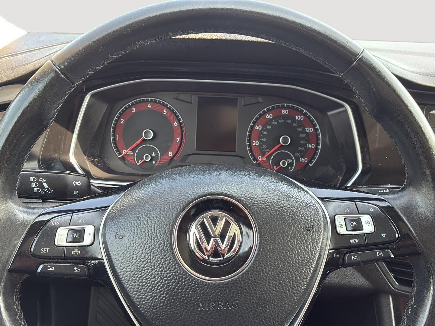 Used 2019 Platinum Gray Metallic Volkswagen SE image 35