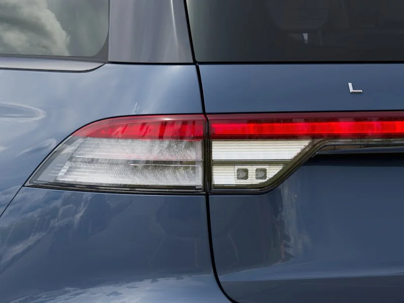 New 2027 Blue Lincoln Premiere image 22