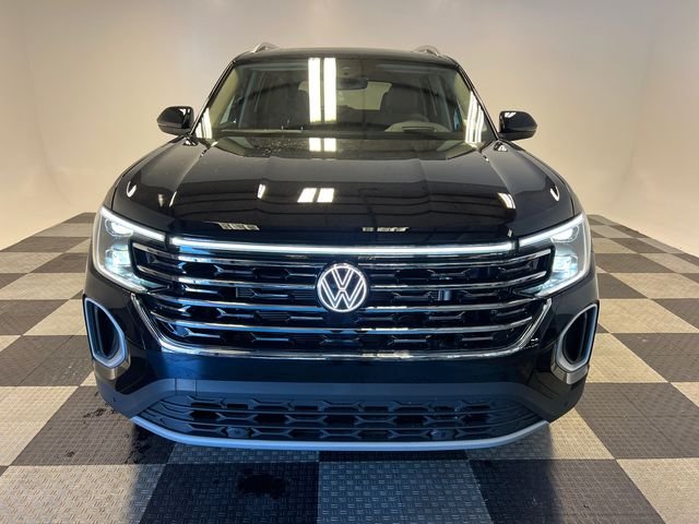 New 2026 Black Volkswagen SEL image 2