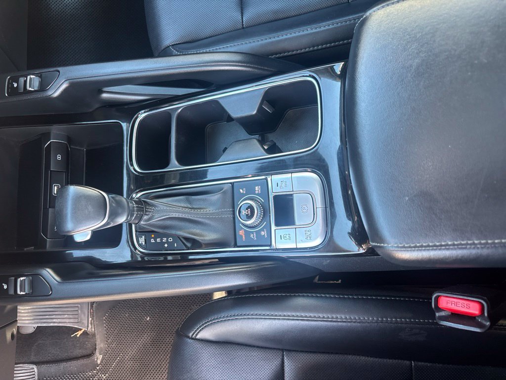 Used 2020 Silver Kia S image 17