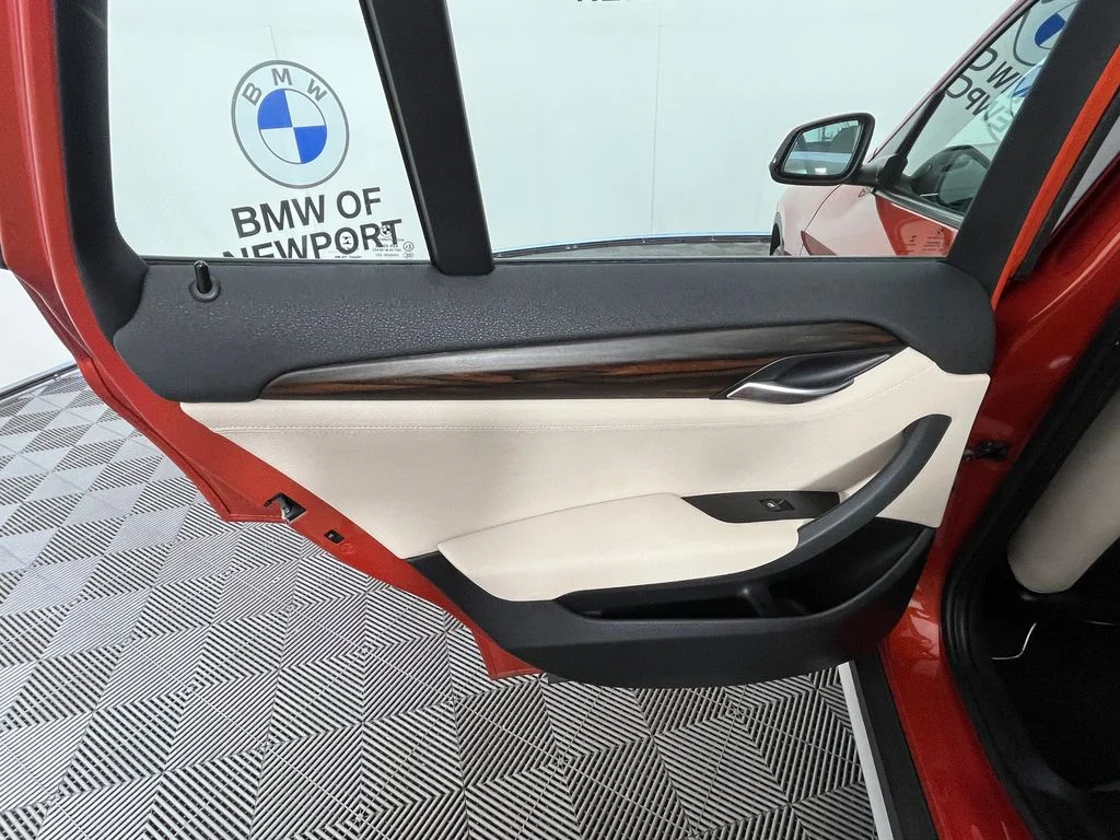 Used 2015 Orange BMW xDrive28i image 22