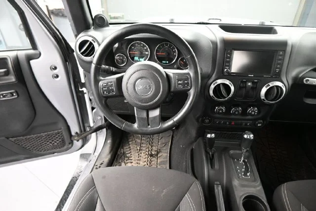 Used 2013 Silver Jeep Sahara image 19