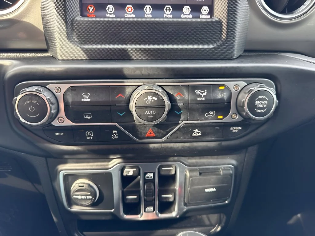 Used 2021 Gray Jeep Unlimited Sahara image 18