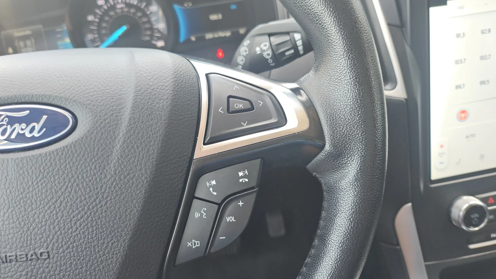 Used 2024 Silver Ford 2024 FORD EDGE SEL 4DR SUV 112.2 WB AWD image 19