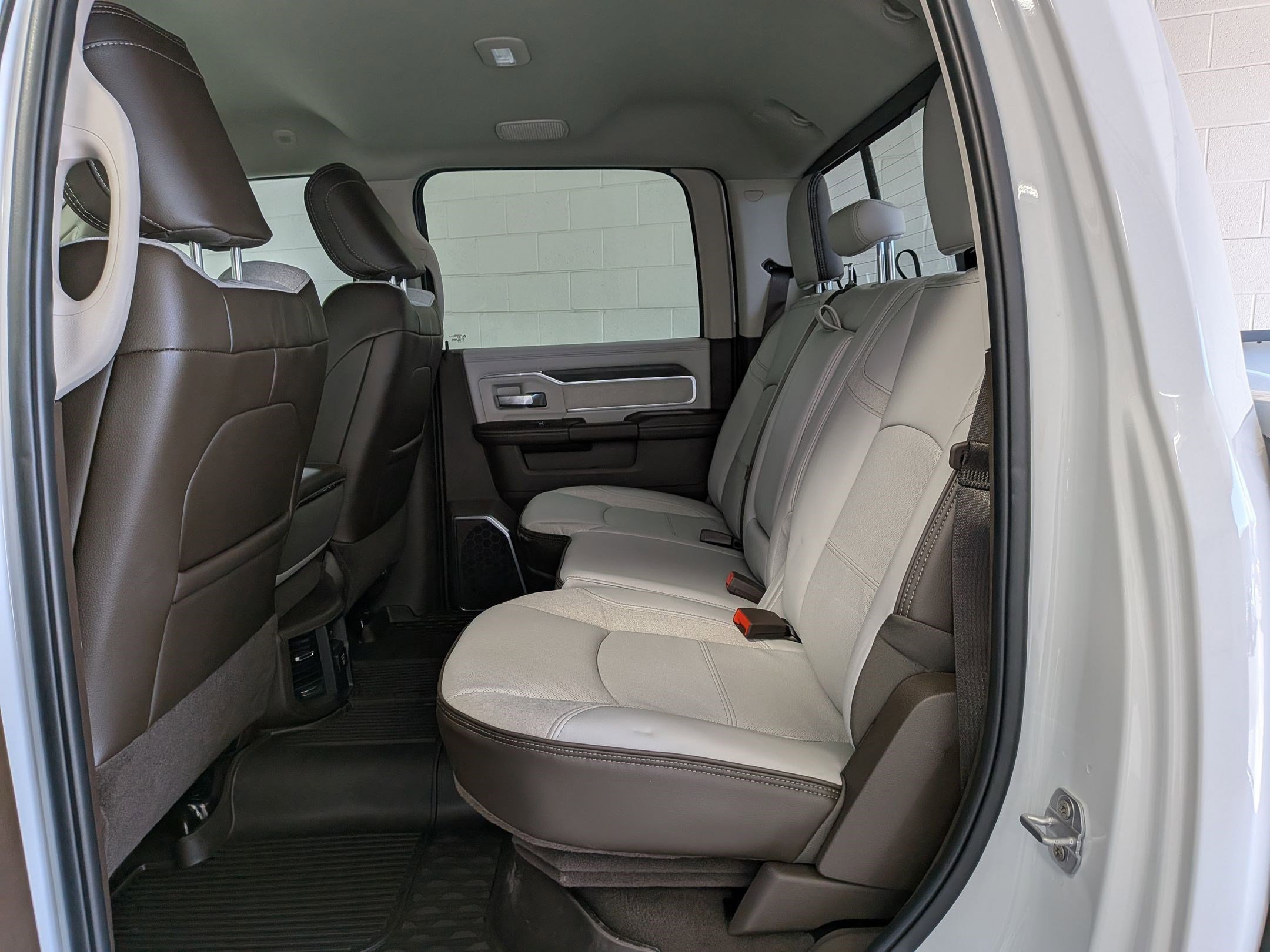 New 2026 Bright White Clear-Coat Exterior Paint RAM Laramie image 17