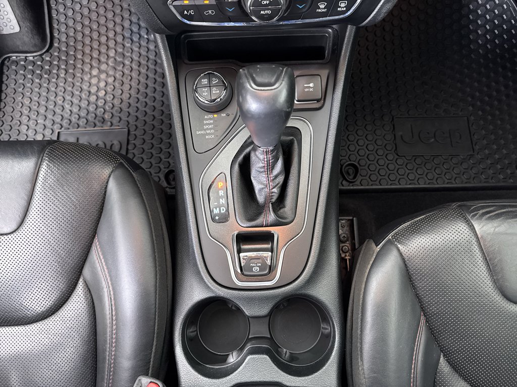 Used 2019 Bright White Clearcoat Jeep Trailhawk Elite image 23