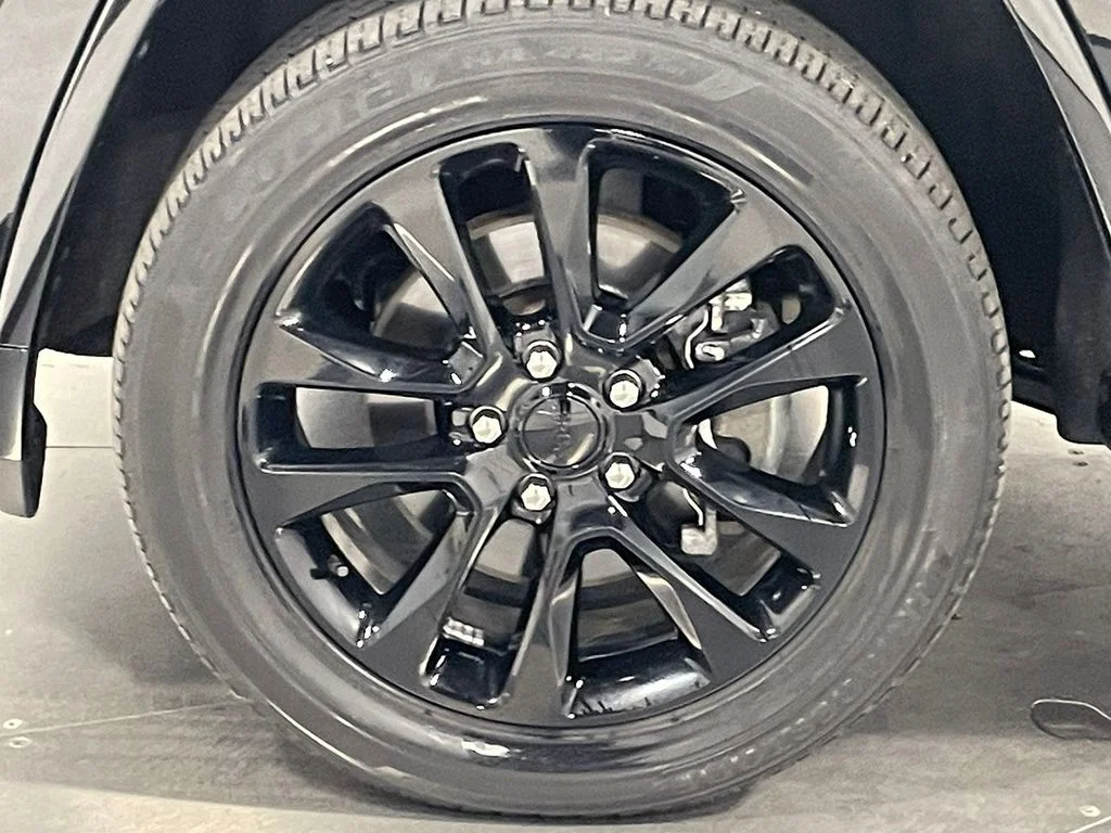 Used 2022 Black Jeep Laredo X image 35