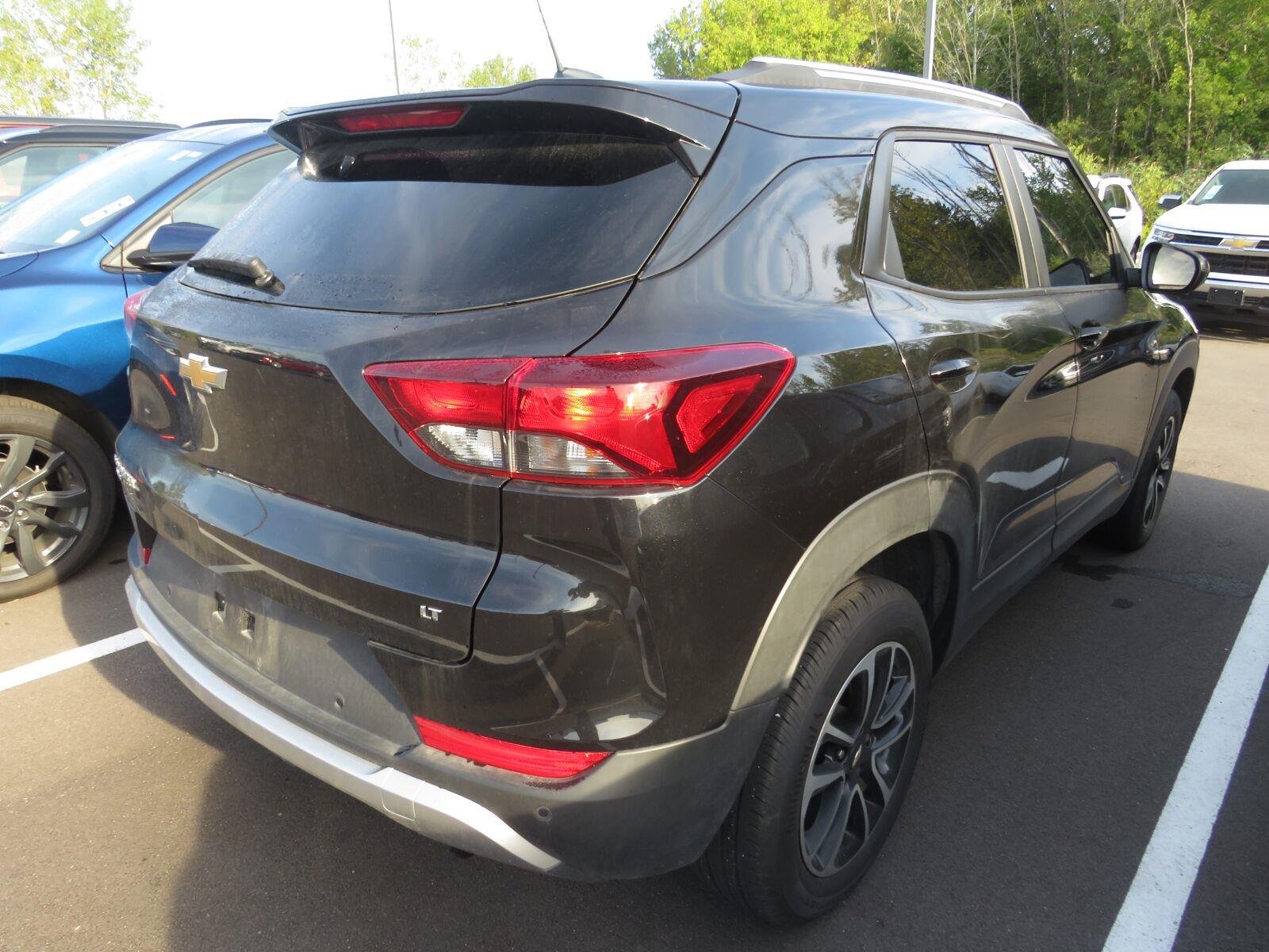 Used 2026 Mosaic Black Metallic Chevrolet LT image 8