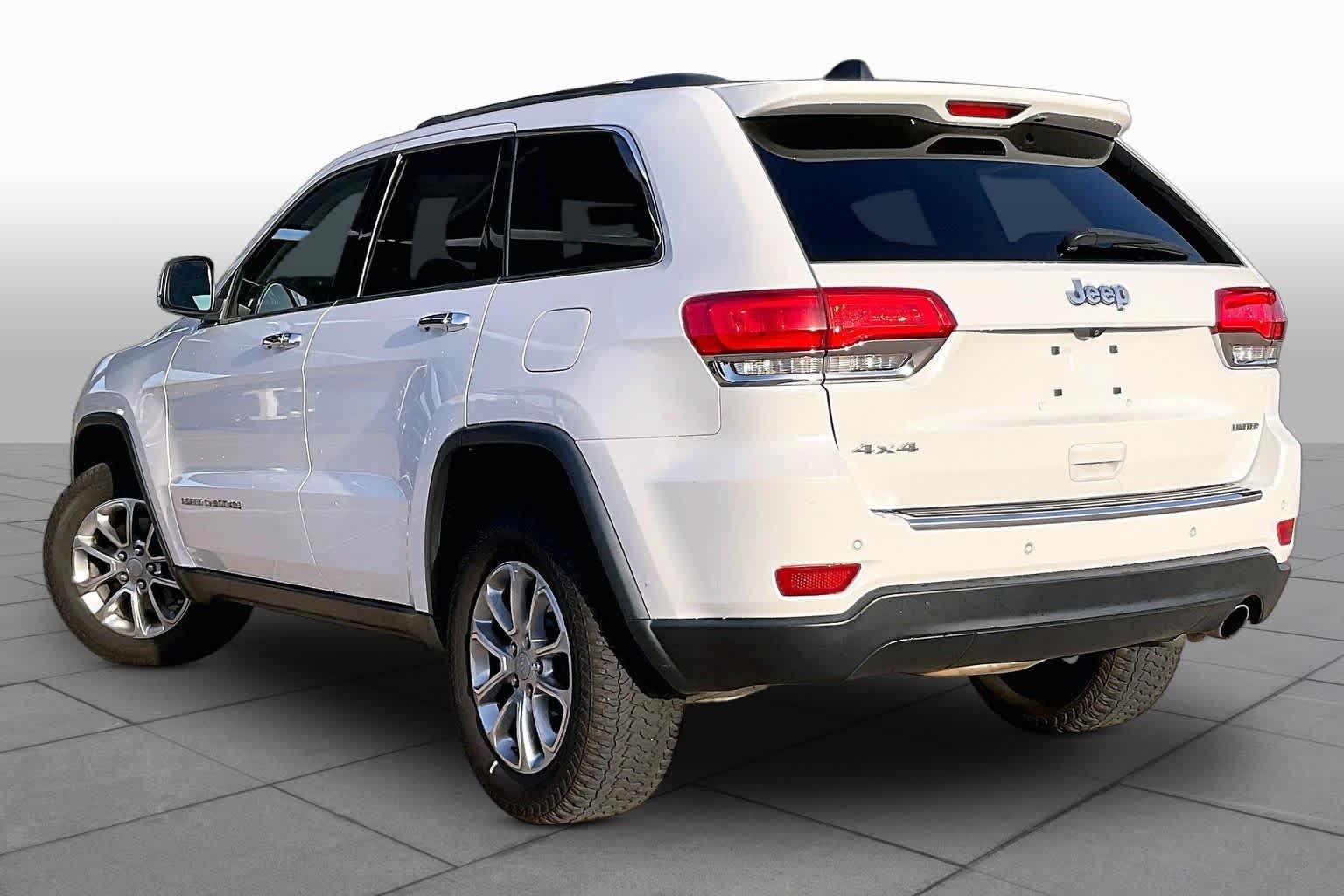 Used 2016 Bright White Clearcoat Jeep Limited image 11