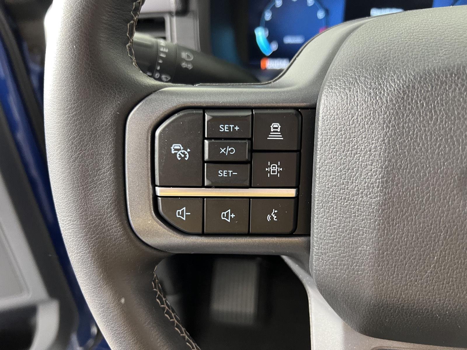 Used 2024 Atlas Blue Ford XLT image 14