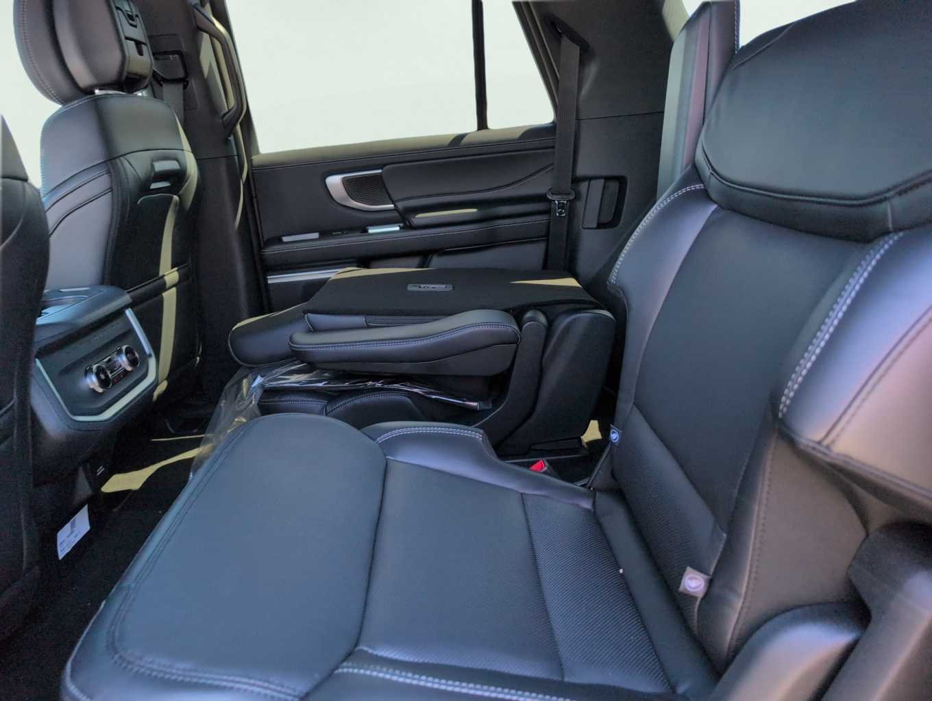 New 2026 Star White Metallic Tri-Coat Ford MAX Platinum® image 11