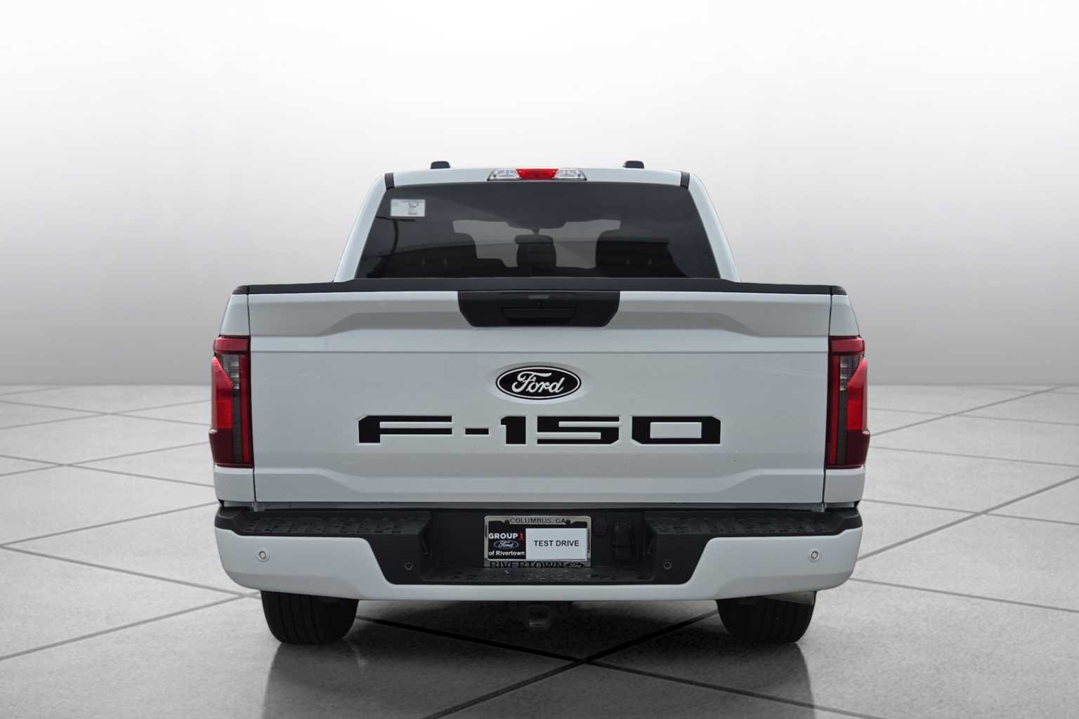 New 2026 Oxford White Ford XLT image 4