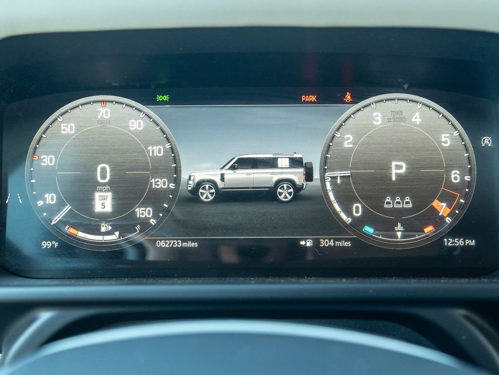 Used 2024 Green Land Rover X-Dynamic SE image 14