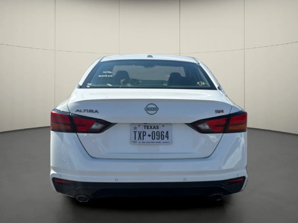 Used 2024 White Nissan 2.5 SR image 6