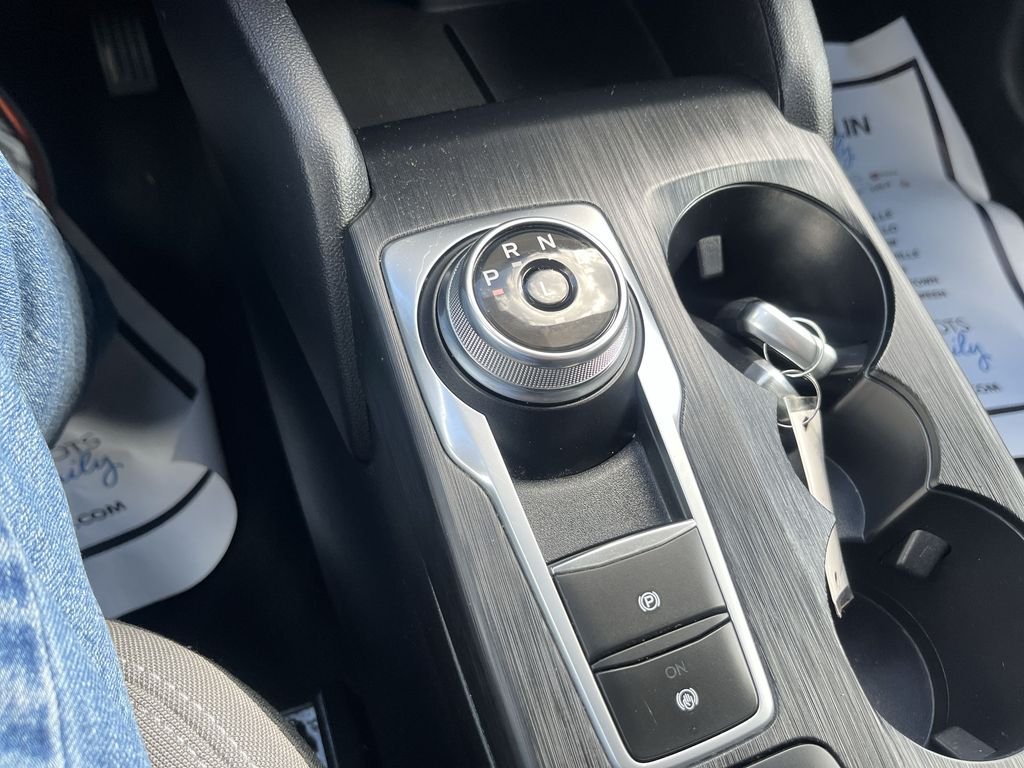 Used 2022 Blue Ford SE image 26