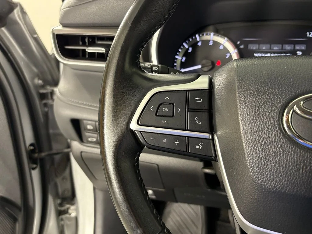 Used 2024 Silver Toyota XLE image 21