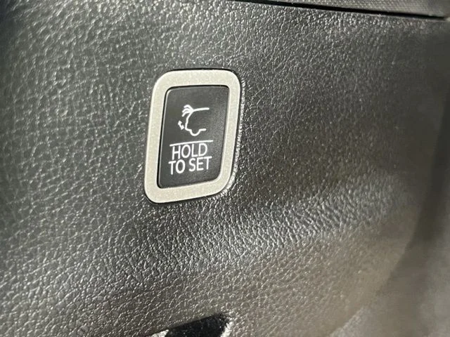2023 Jeep Wagoneer L Series III - Photo 36