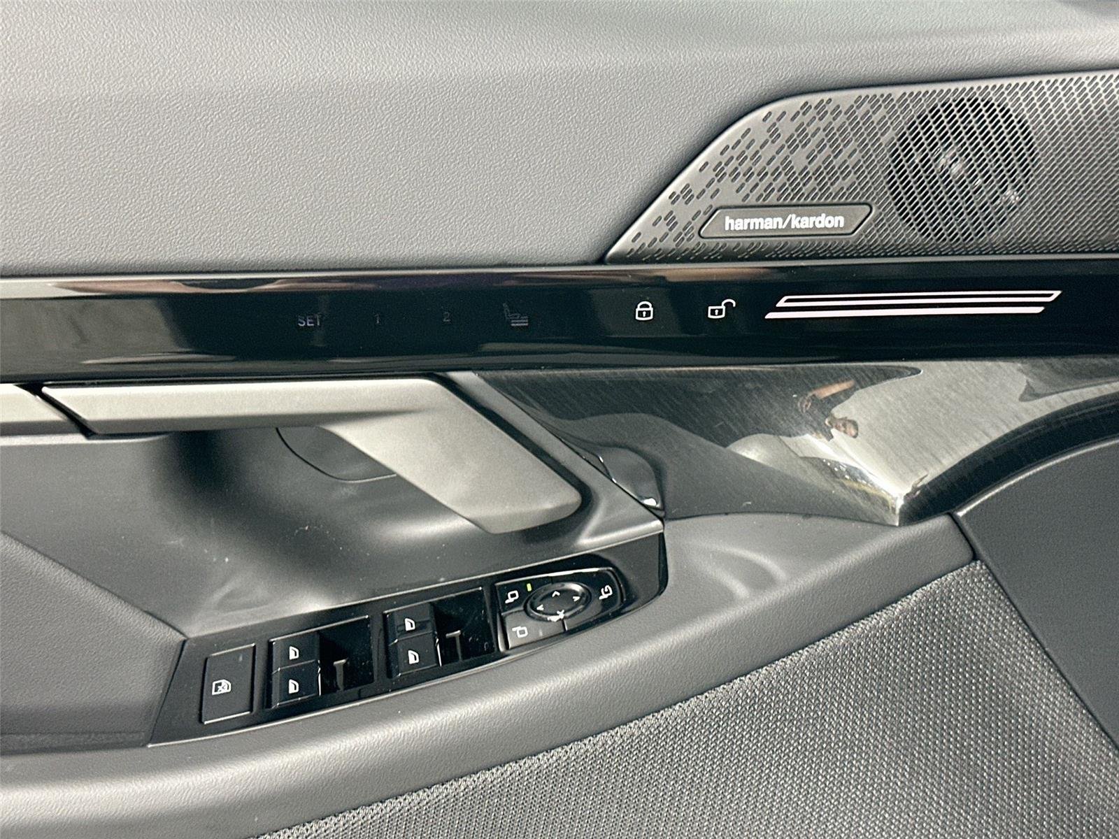 New 2026 Black Sapphire Metallic BMW 530i xDrive image 18