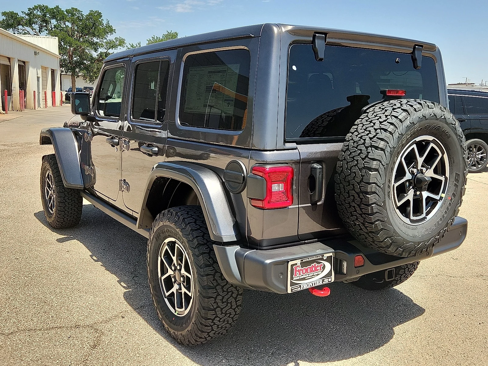 New 2026 Granite Crystal Metallic Clear-Coat  Paint Jeep 4-DOOR RUBICON image 3