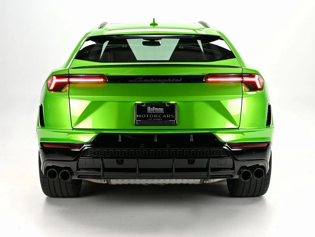 Used 2023  Lamborghini  image 5