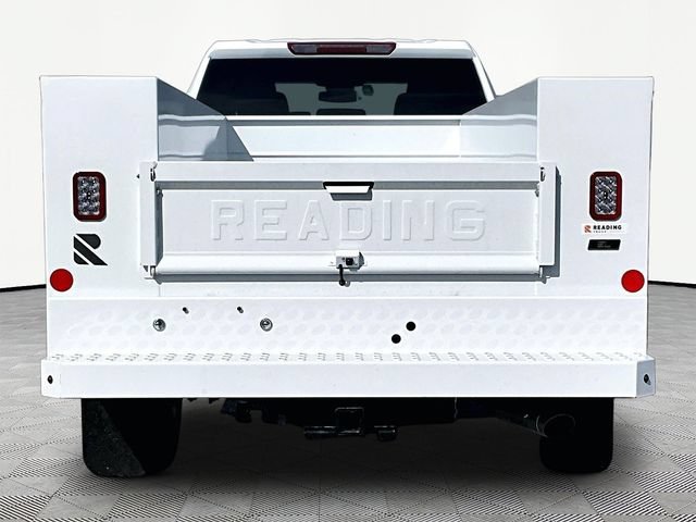 New 2026 Summit White Chevrolet WT image 5