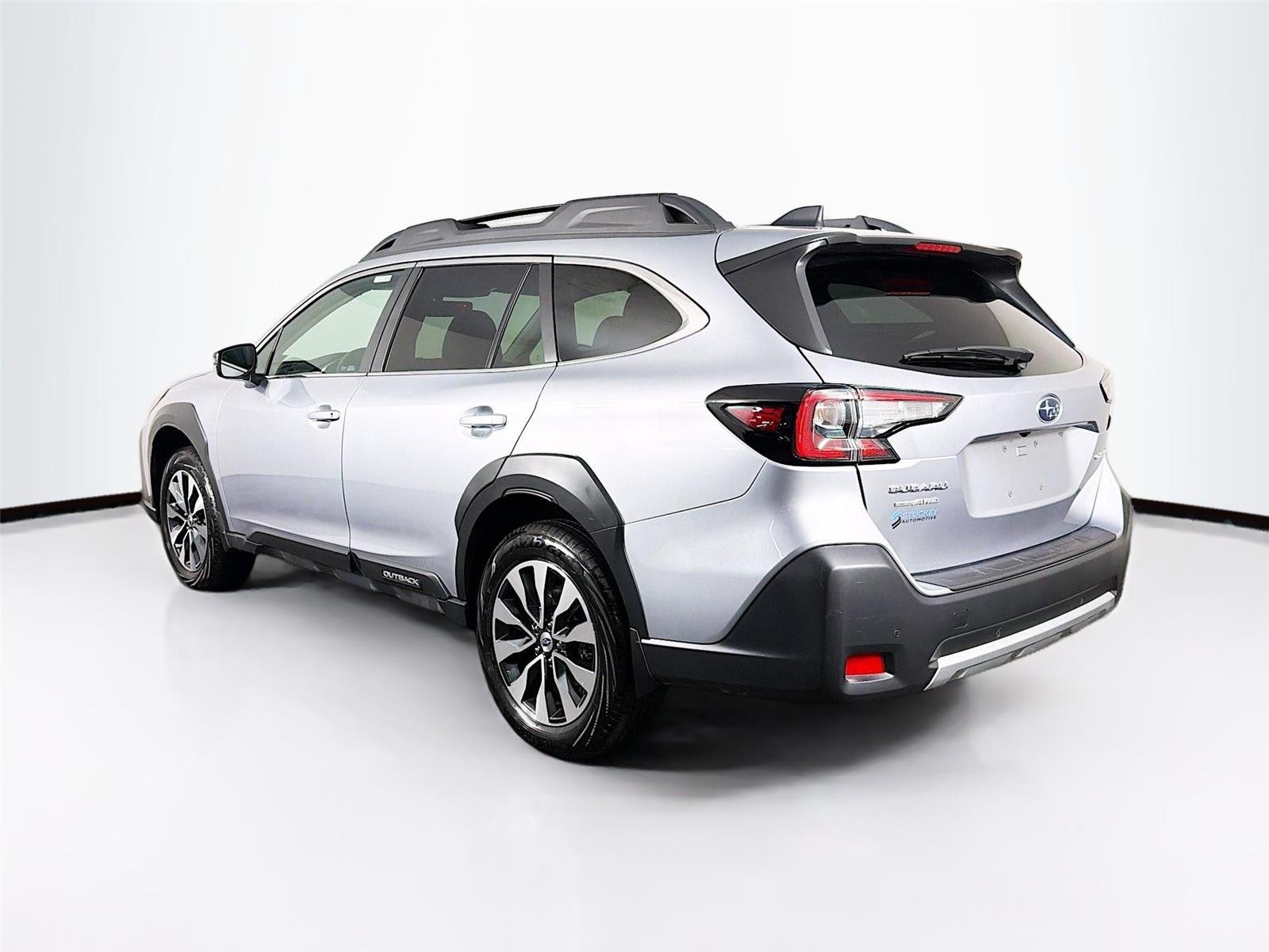Used 2025 Ice Silver Metallic Subaru Limited image 9
