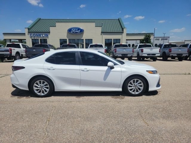 Used 2024 Ice Toyota LE image 18