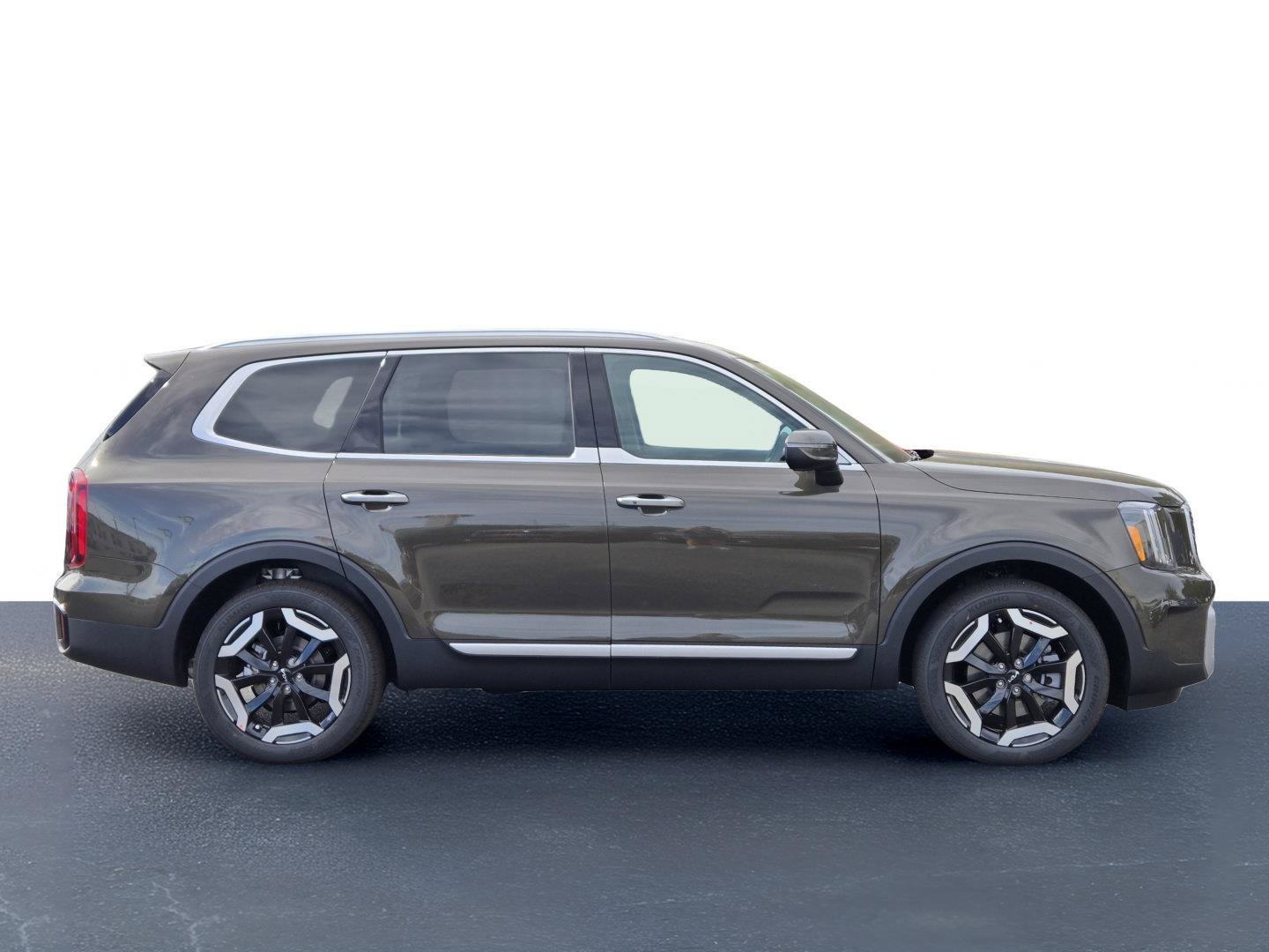 New 2025 Dark Moss Kia S image 7
