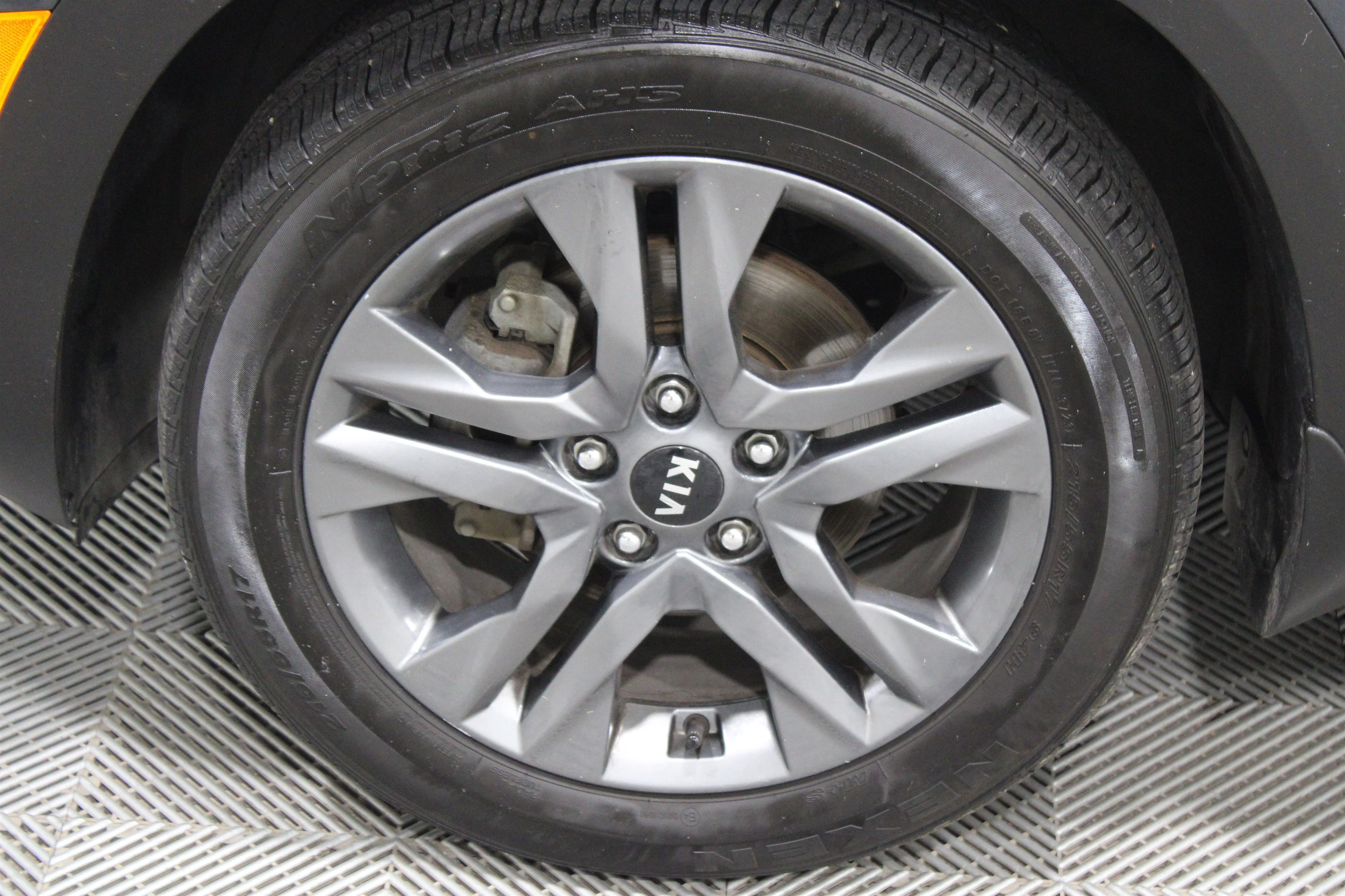 Used 2021 Gravity Gray Kia S image 32