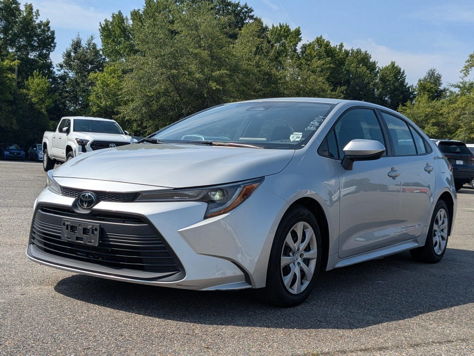 Used 2024  Toyota LE image 7