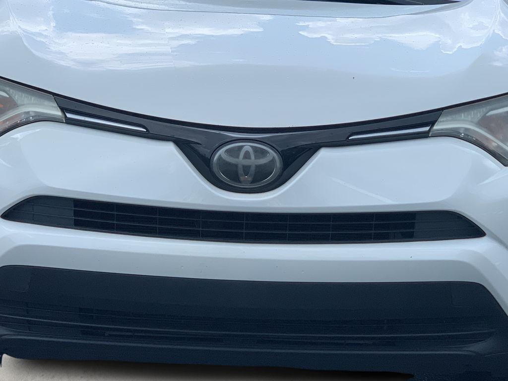 2017 Toyota RAV4 LE - Photo 41