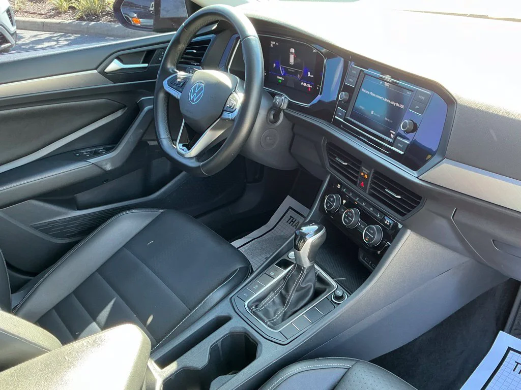 Used 2022  Volkswagen 1.5T SE image 15