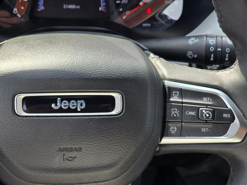 Used 2025 White Jeep Limited image 14