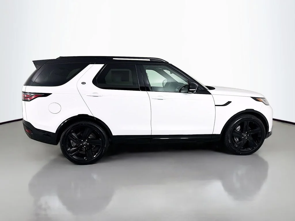 New 2026 Fuji White Land Rover Dynamic SE image 8
