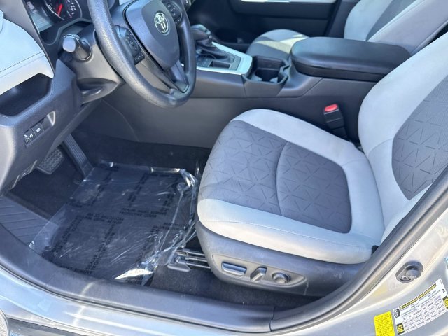 Used 2021 Silver Sky Metallic Toyota XLE image 19