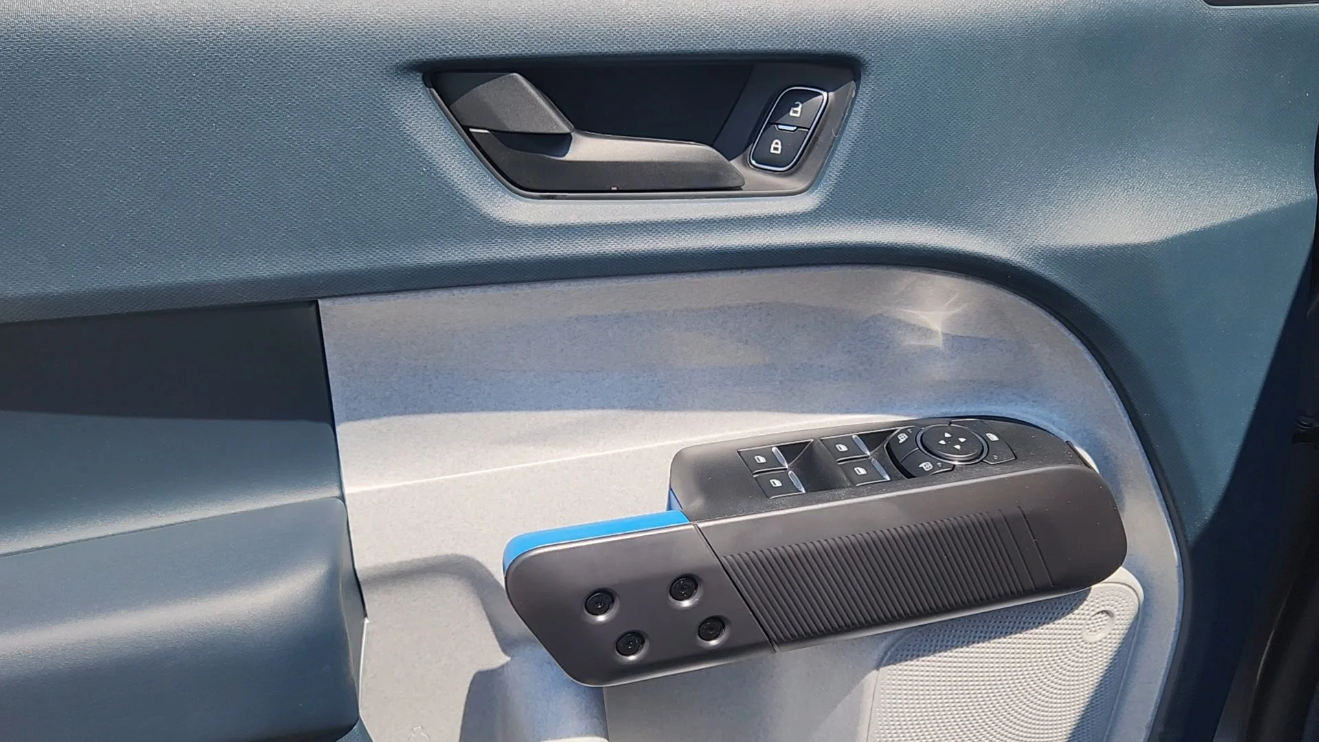 New 2026 Carbonized Gray Metallic Ford XLT image 27